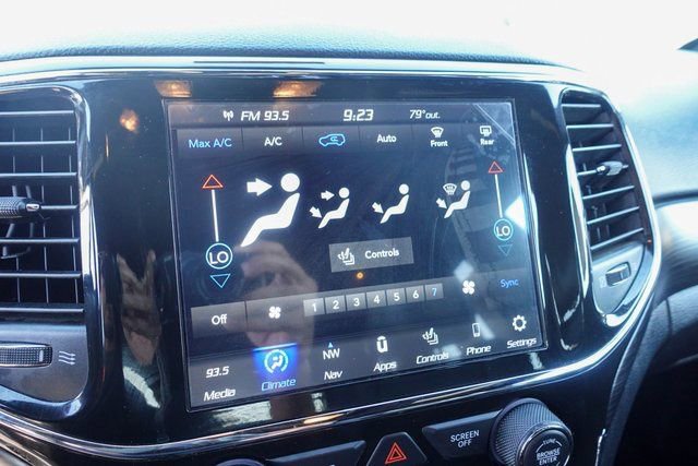 Used 2022 Jeep Grand Cherokee Laredo X image 18