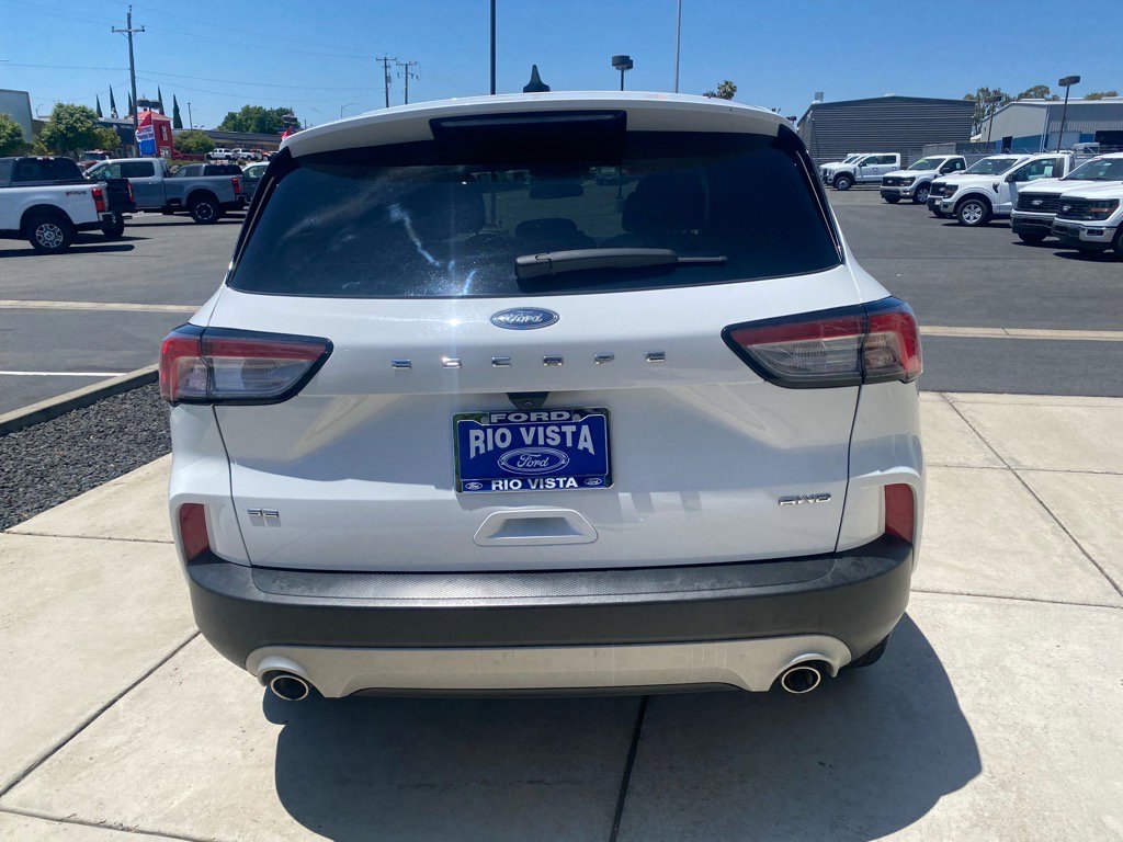 Used 2022 Ford Escape SE image 6