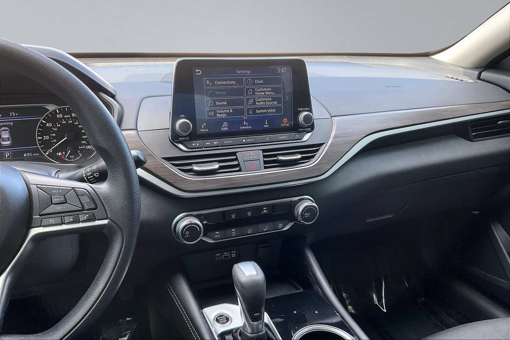 Used 2023 Nissan Altima 2.5 SV AWD/4WD image 6