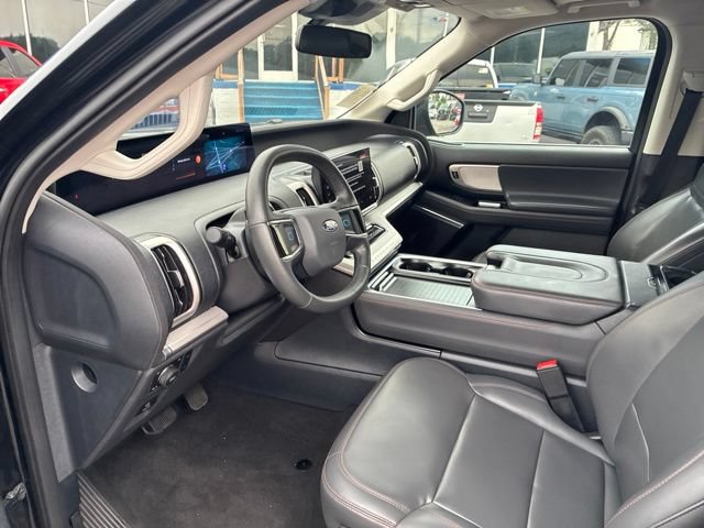 Used 2025 Ford Expedition Active AWD/4WD image 62
