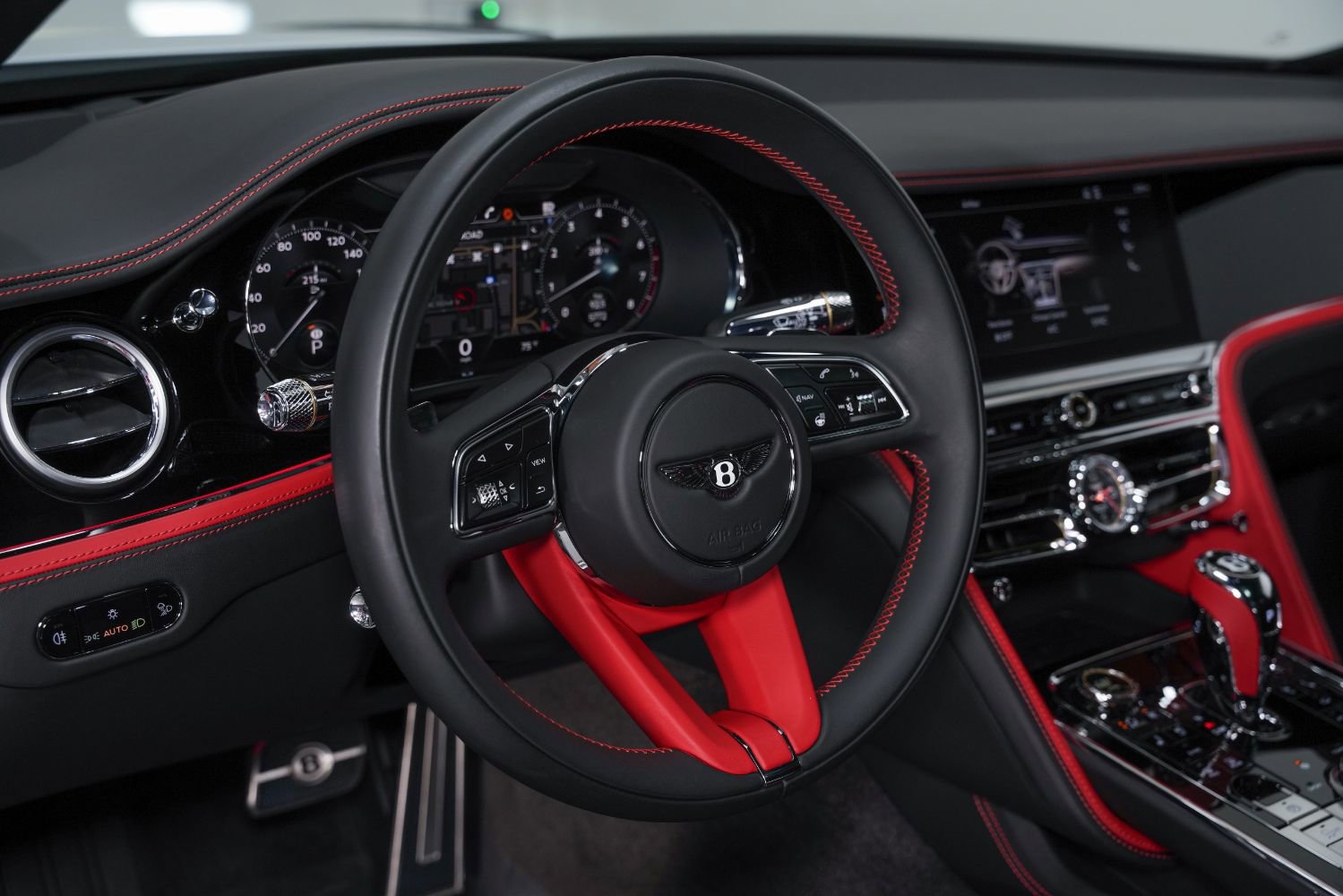 Used 2024 Bentley Flying Spur W12 image 54