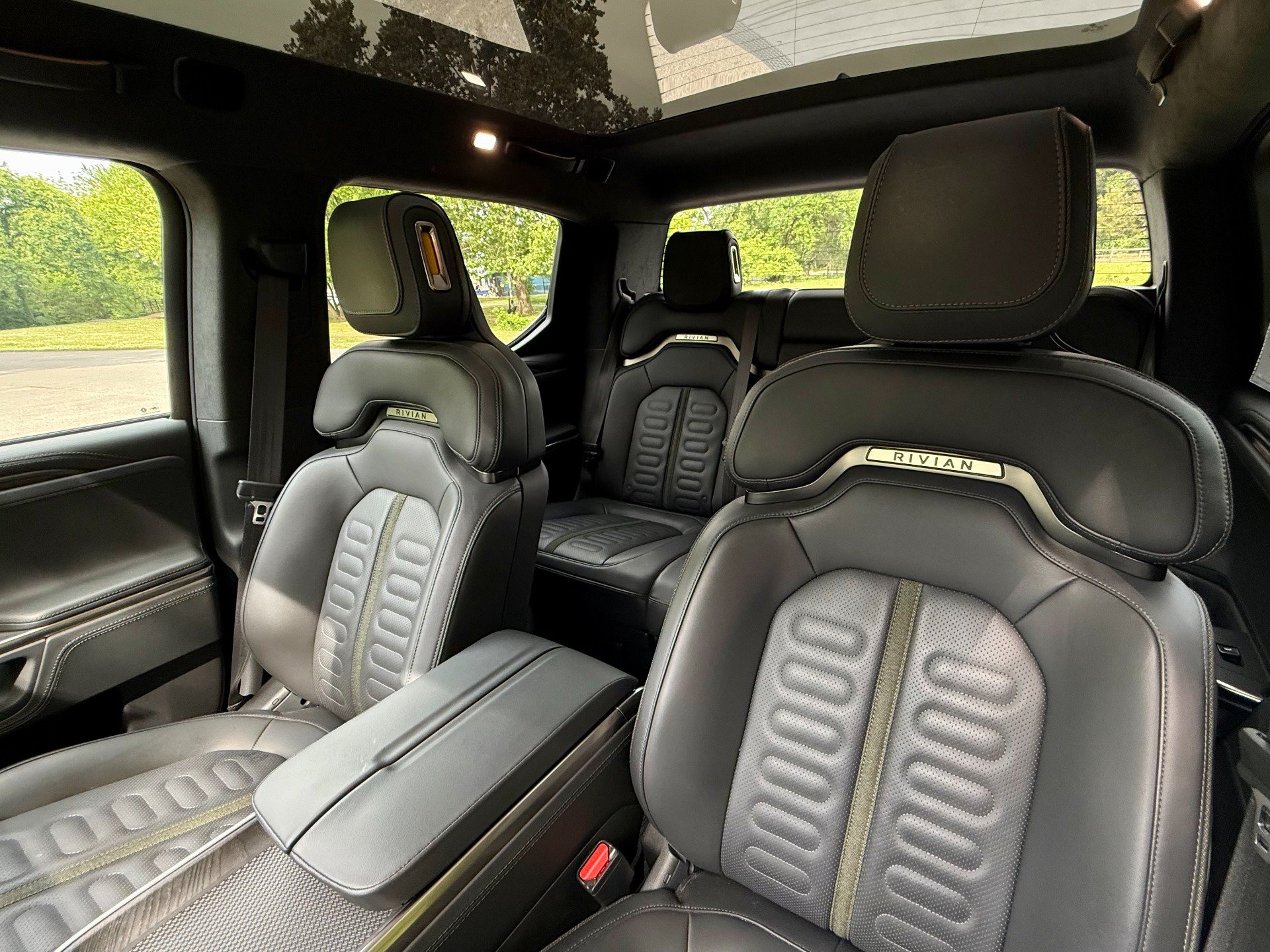 Used 2024 Rivian R1T Adventure AWD/4WD image 10