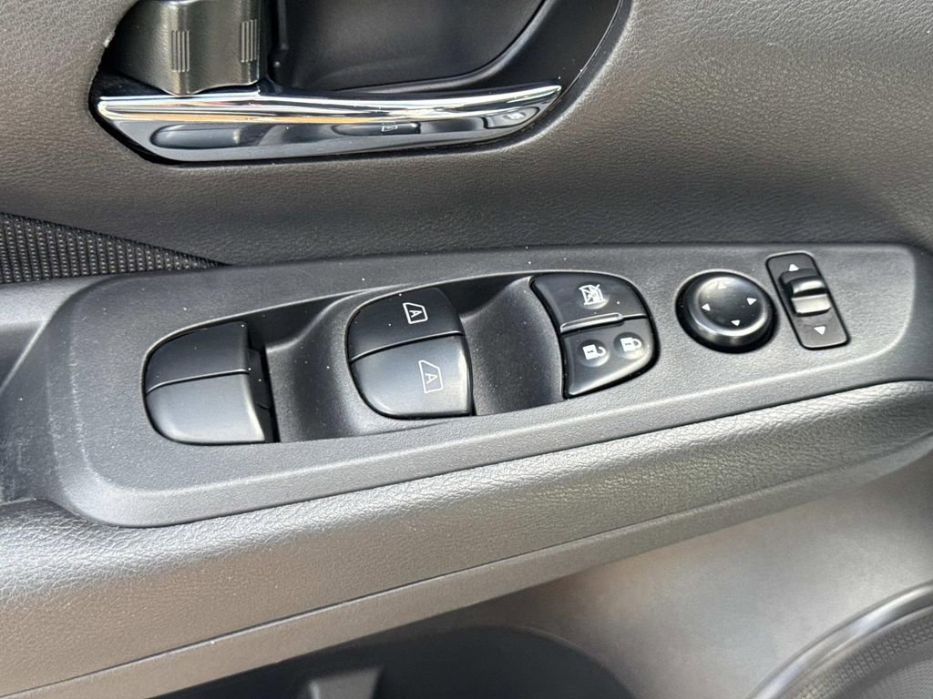 Certified 2023 Nissan Kicks SV FWD image 18