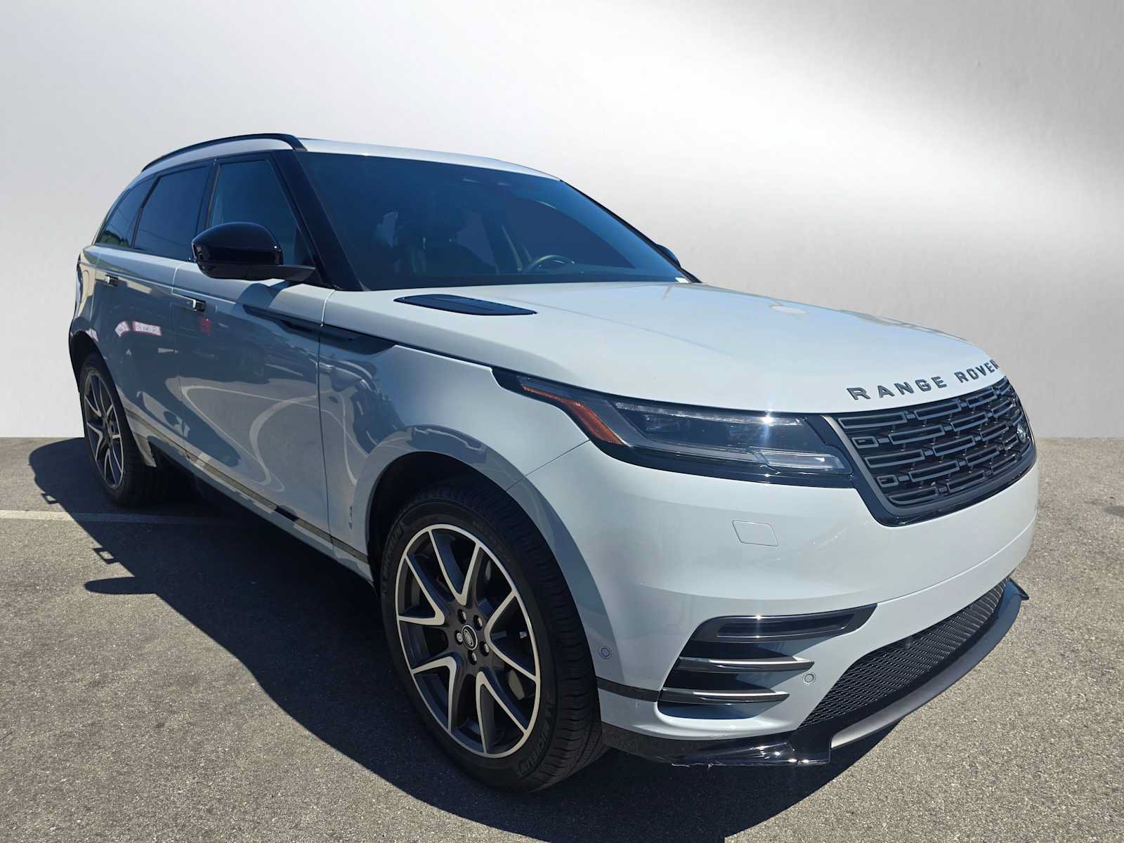 Used 2026 Land Rover Range Rover Velar Dynamic SE AWD/4WD image 7