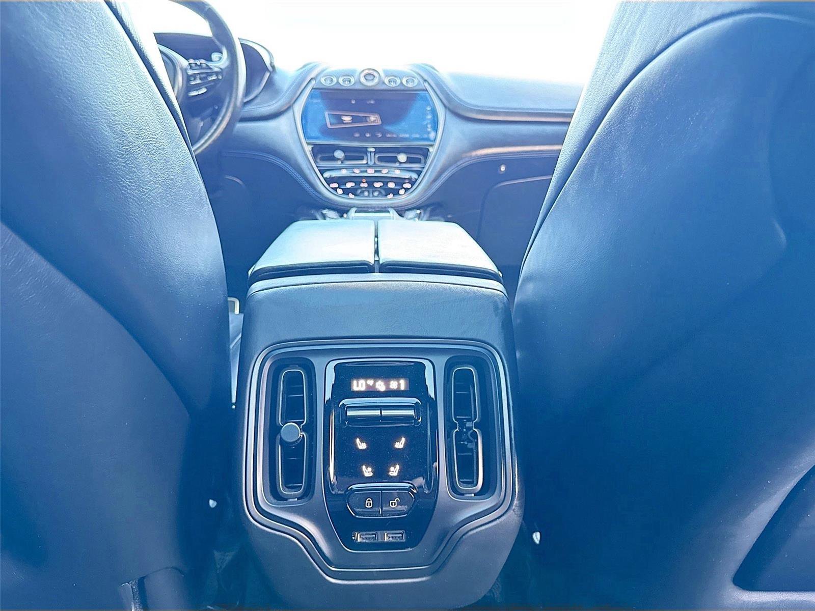 Used 2021 Aston Martin DBX image 24