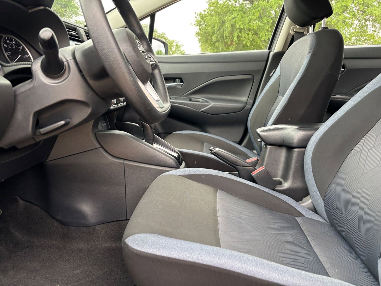 Used 2025 Nissan Versa SV w/ Trunk Package FWD image 27