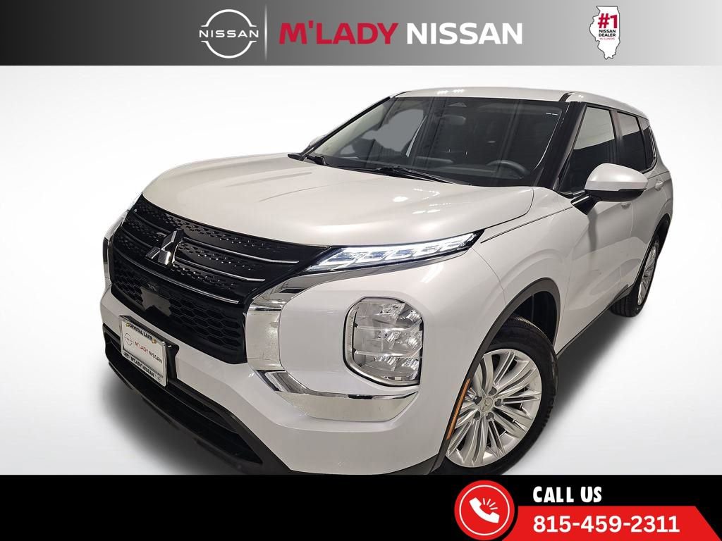 Used 2022 Mitsubishi Outlander ES image 2