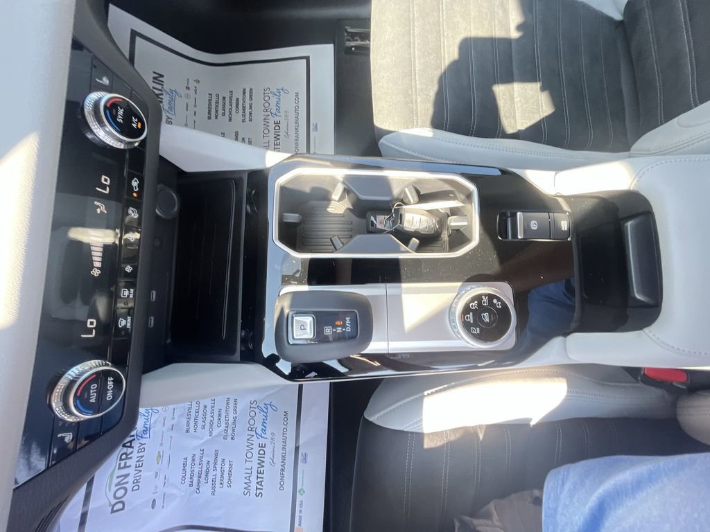 New 2025 Mitsubishi Outlander SE image 20