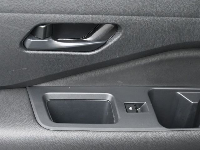 Used 2024 Nissan Pathfinder SV image 21