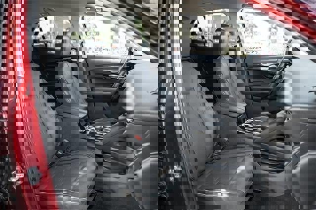 Used 2023 Buick Envision Essence image 40