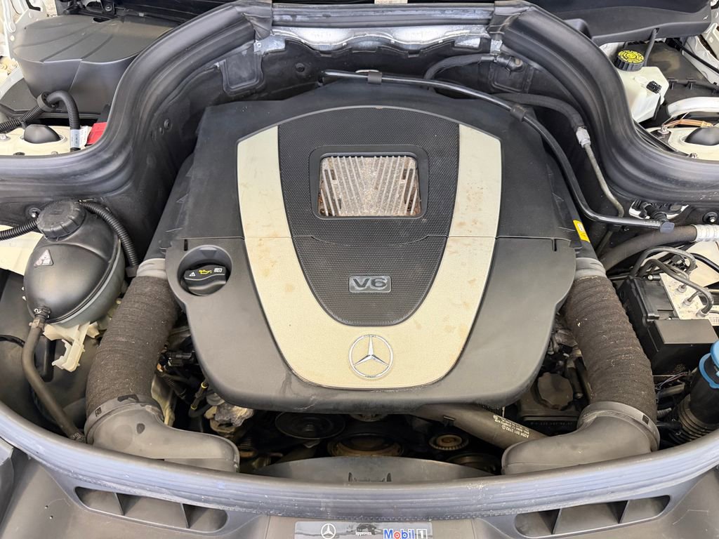 Used 2011 Mercedes-Benz GLK 350 4MATIC image 28
