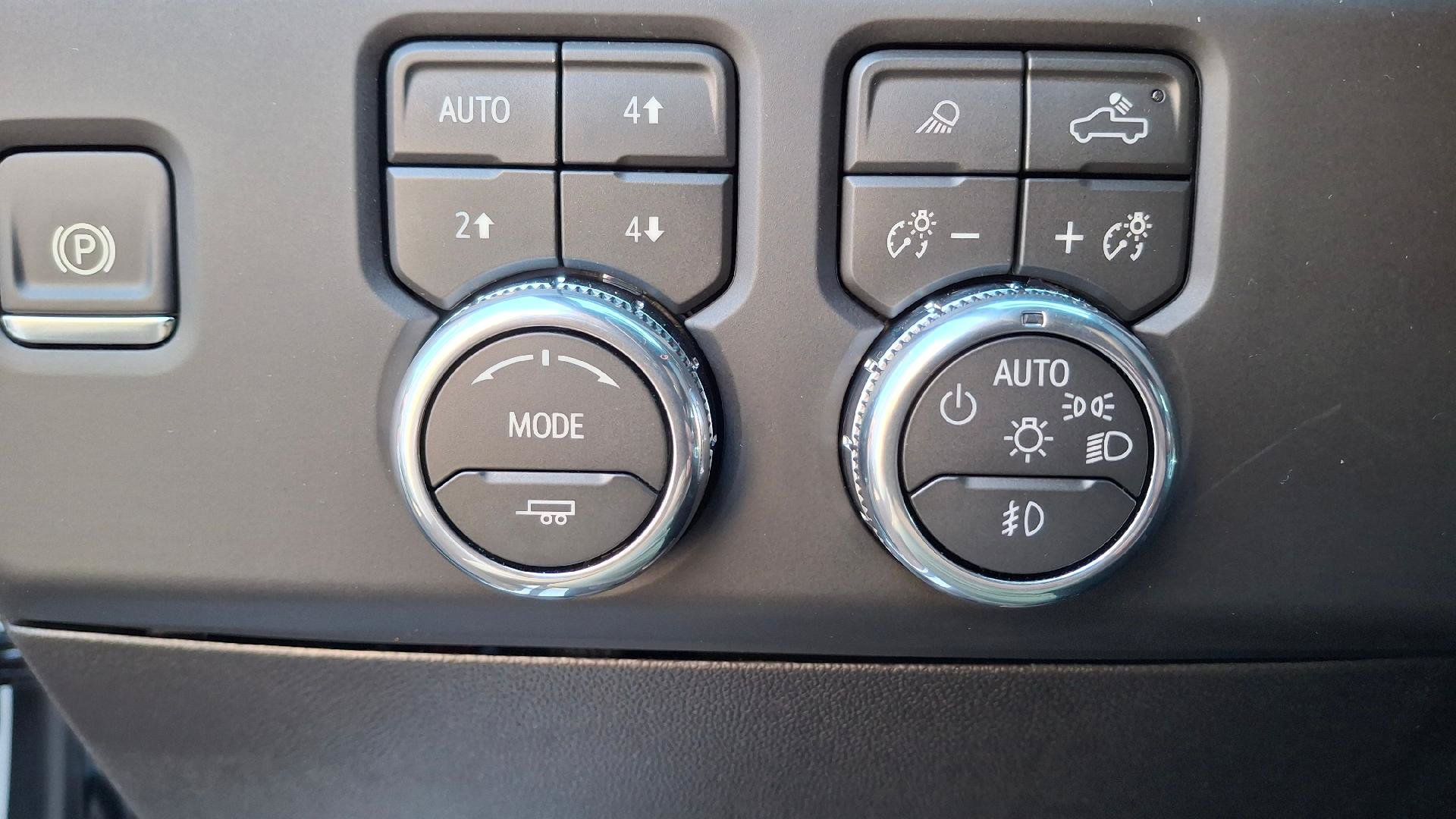 New 2026 GMC Sierra 3500 Denali Ultimate AWD/4WD image 12
