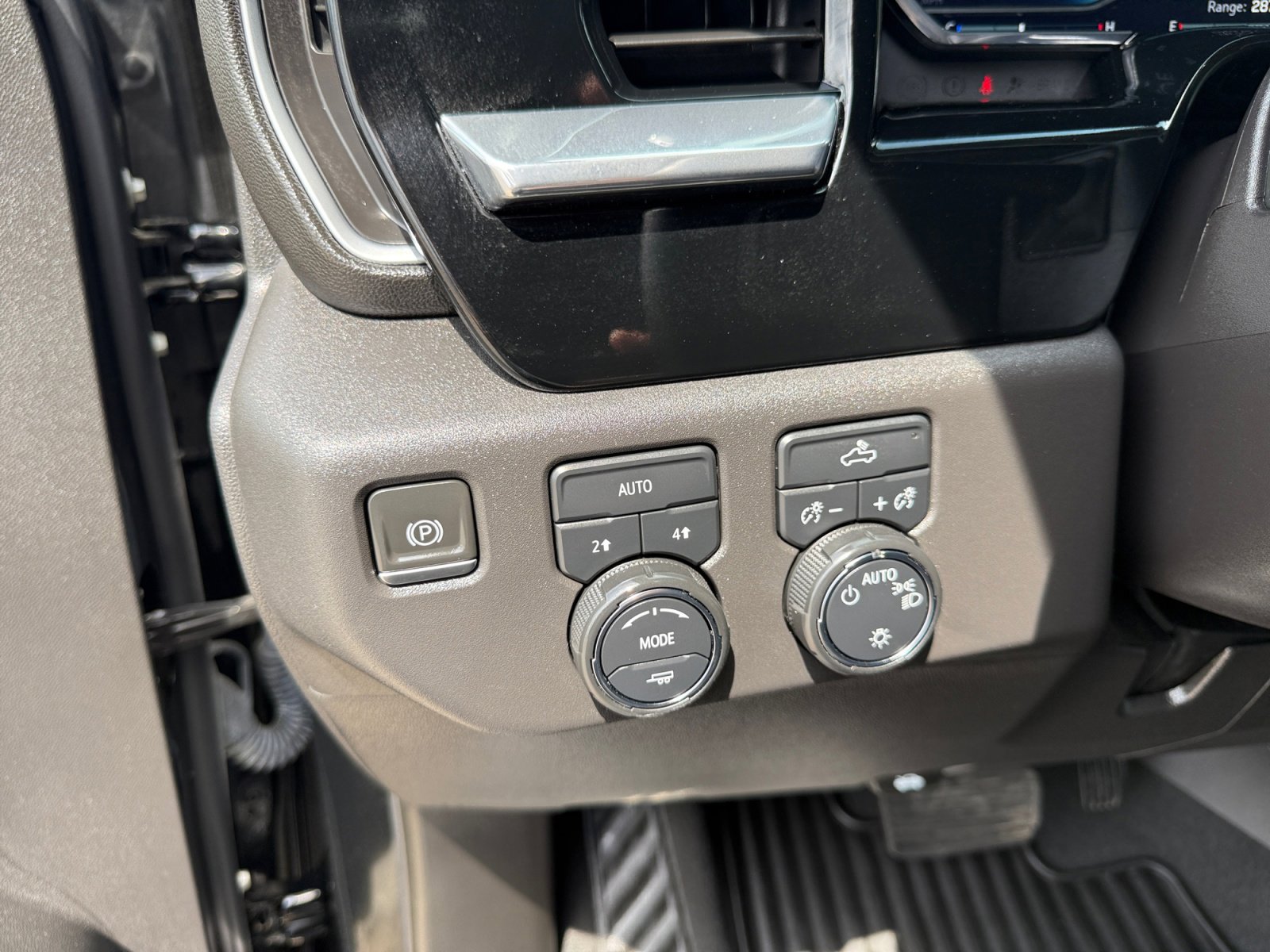 Used 2024 Chevrolet Silverado 1500 LT image 29