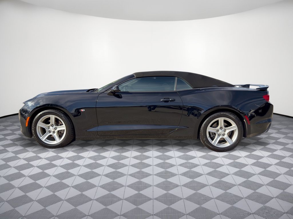 Used 2023 Chevrolet Camaro LT RWD image 2