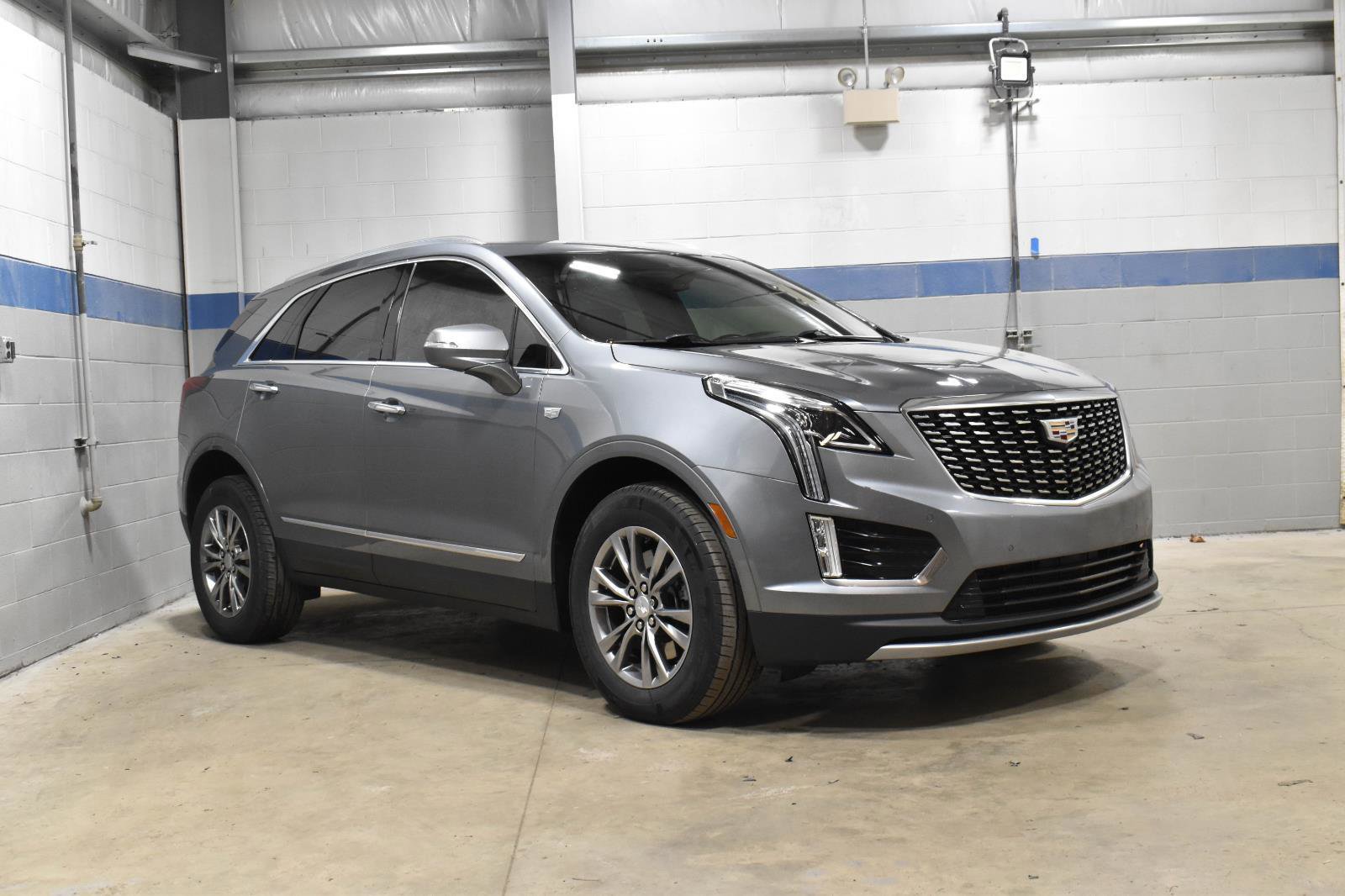 Used 2021 Cadillac XT5 Premium Luxury w/ LPO, Floor Liner Package image 32