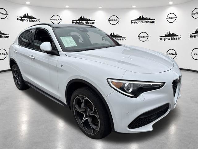 Used 2023 Alfa Romeo Stelvio Ti AWD/4WD image 11