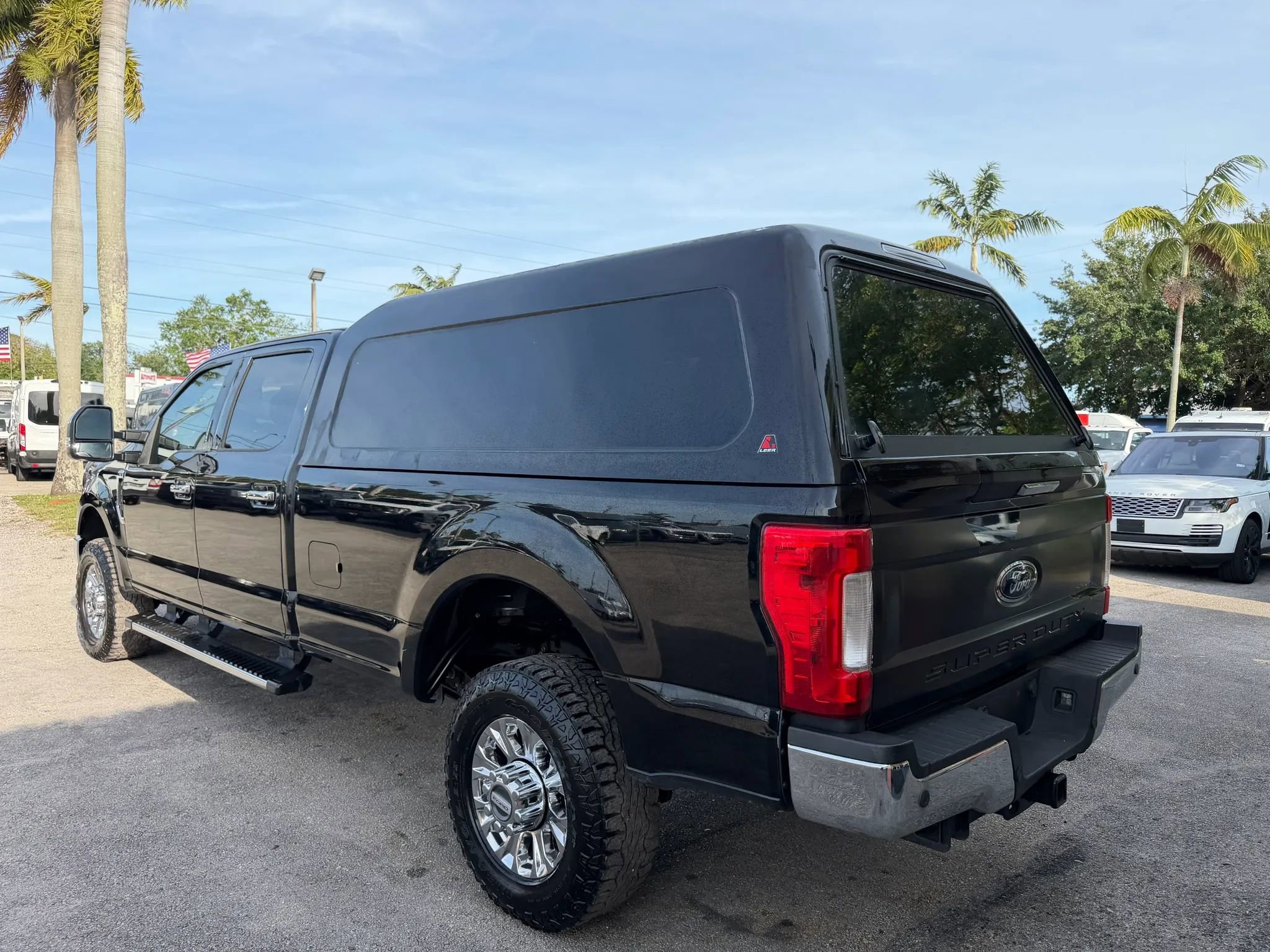 Used 2019 Ford F350 XLT w/ XLT Premium Package AWD/4WD image 3