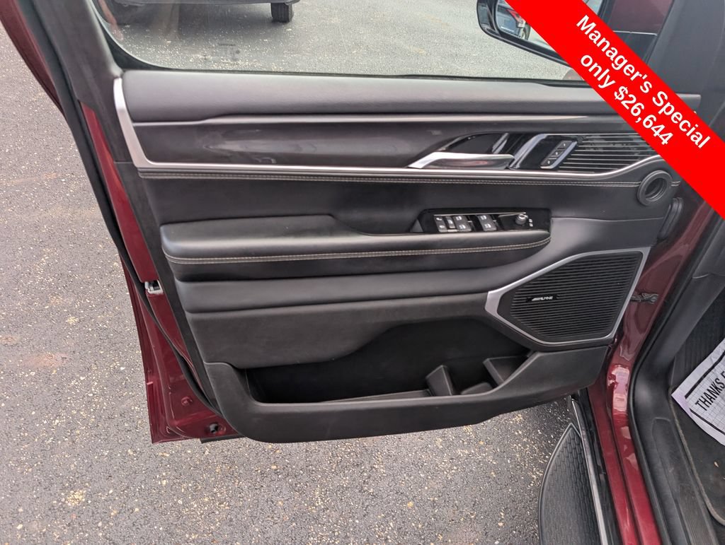 Used 2022 Jeep Wagoneer Series I w/ Convenience Group I AWD/4WD image 14