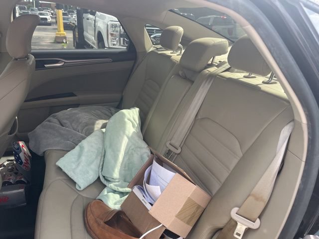 Used 2019 Ford Fusion SE FWD image 16