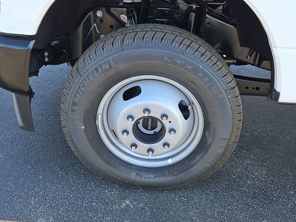 New 2025 Ford F350 XL image 17