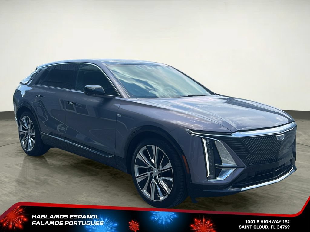 Certified 2025 Cadillac Lyriq Luxury w/ LPO, Floor Liner Package AWD/4WD image 8