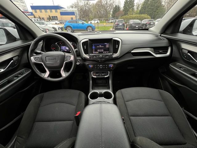 Used 2022 GMC Terrain SLE w/ Driver Convenience Package image 2