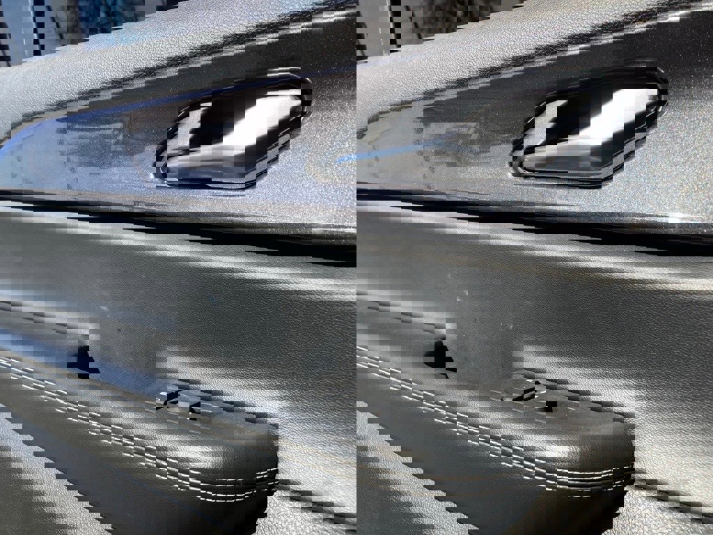 Used 2022 Jeep Grand Cherokee L Laredo w/ Luxury Tech Group I image 13