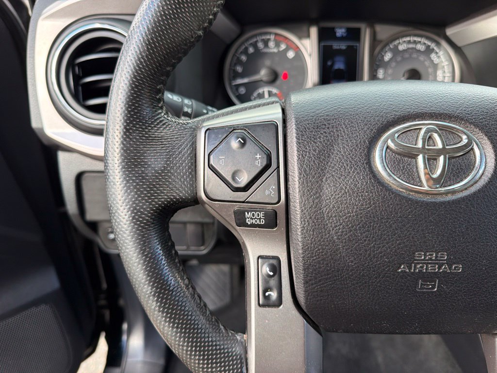 Used 2021 Toyota Tacoma SR5 AWD/4WD image 16