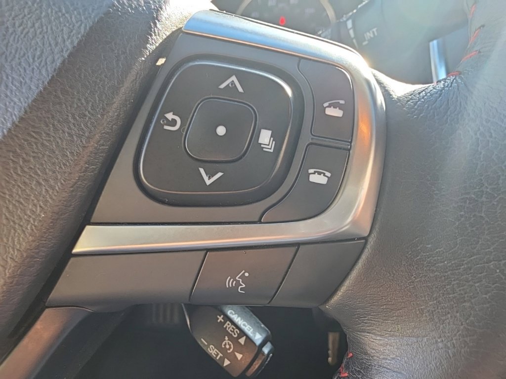 Used 2015 Toyota Camry SE w/ Moonroof Package FWD image 13