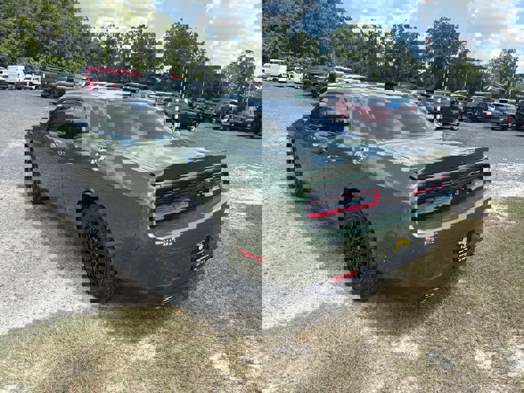 Used 2021 Dodge Challenger SXT image 5