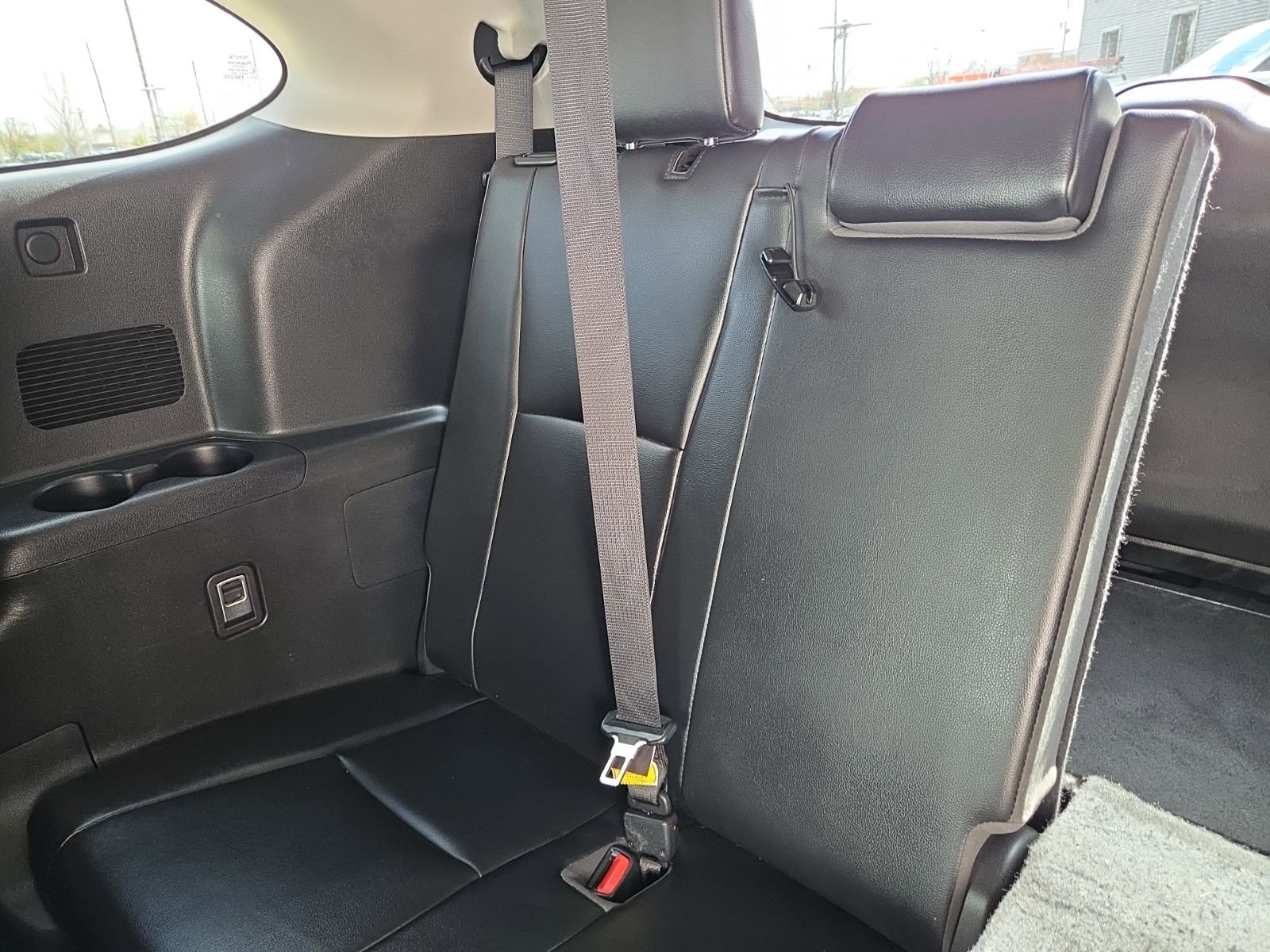 Used 2022 Toyota Highlander XLE image 25