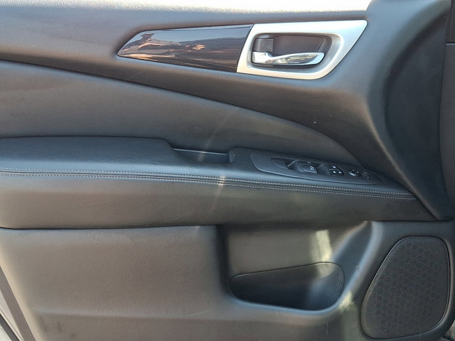 Used 2020 Nissan Pathfinder SV AWD/4WD image 14