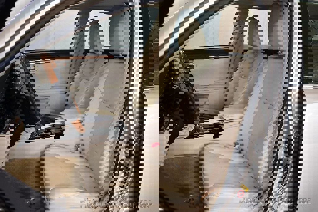 Used 2013 Lexus ES 300h image 5