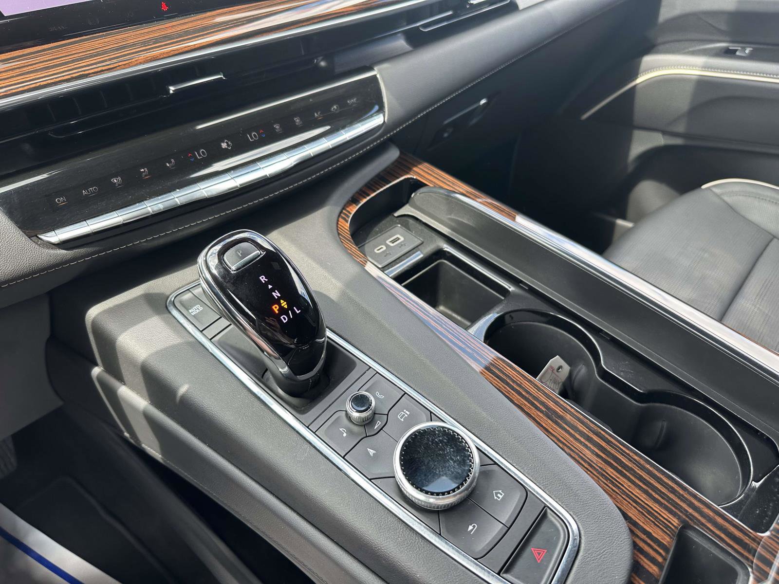 Certified 2023 Cadillac Escalade Premium Luxury w/ Performance Package image 14