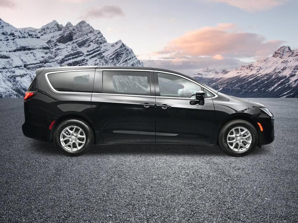 New 2027 Chrysler Pacifica Select FWD image 6