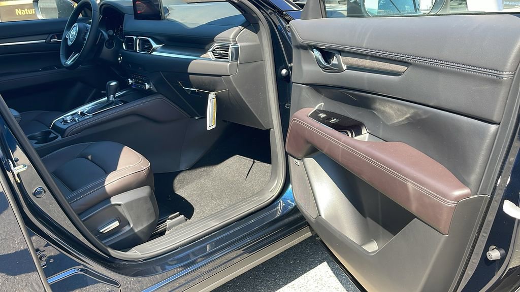 New 2025 MAZDA CX-5 Signature image 35