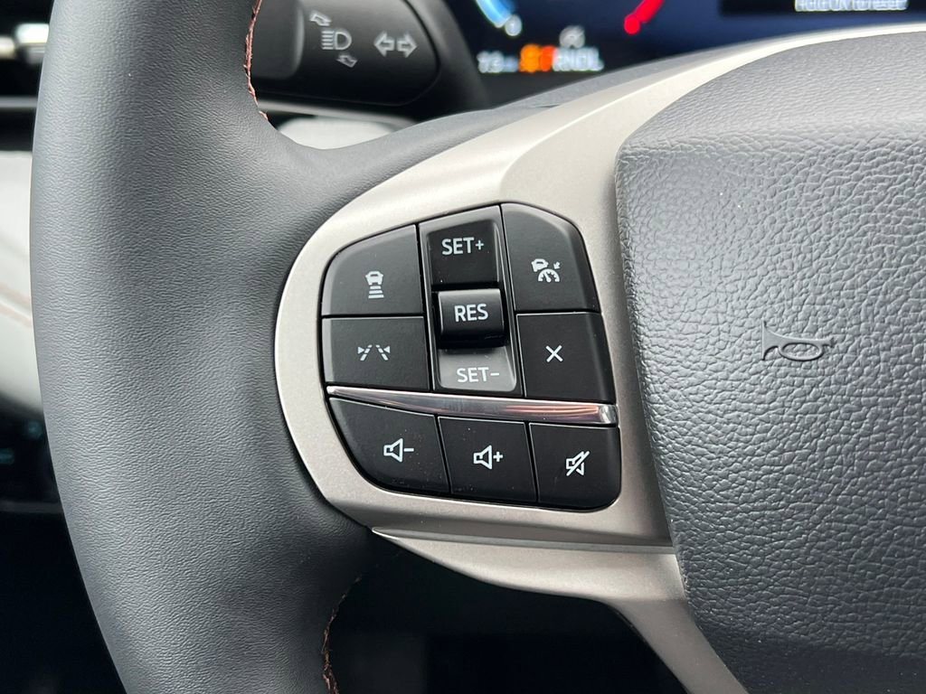 Used 2026 Ford Explorer Active w/ Active Comfort Package image 21