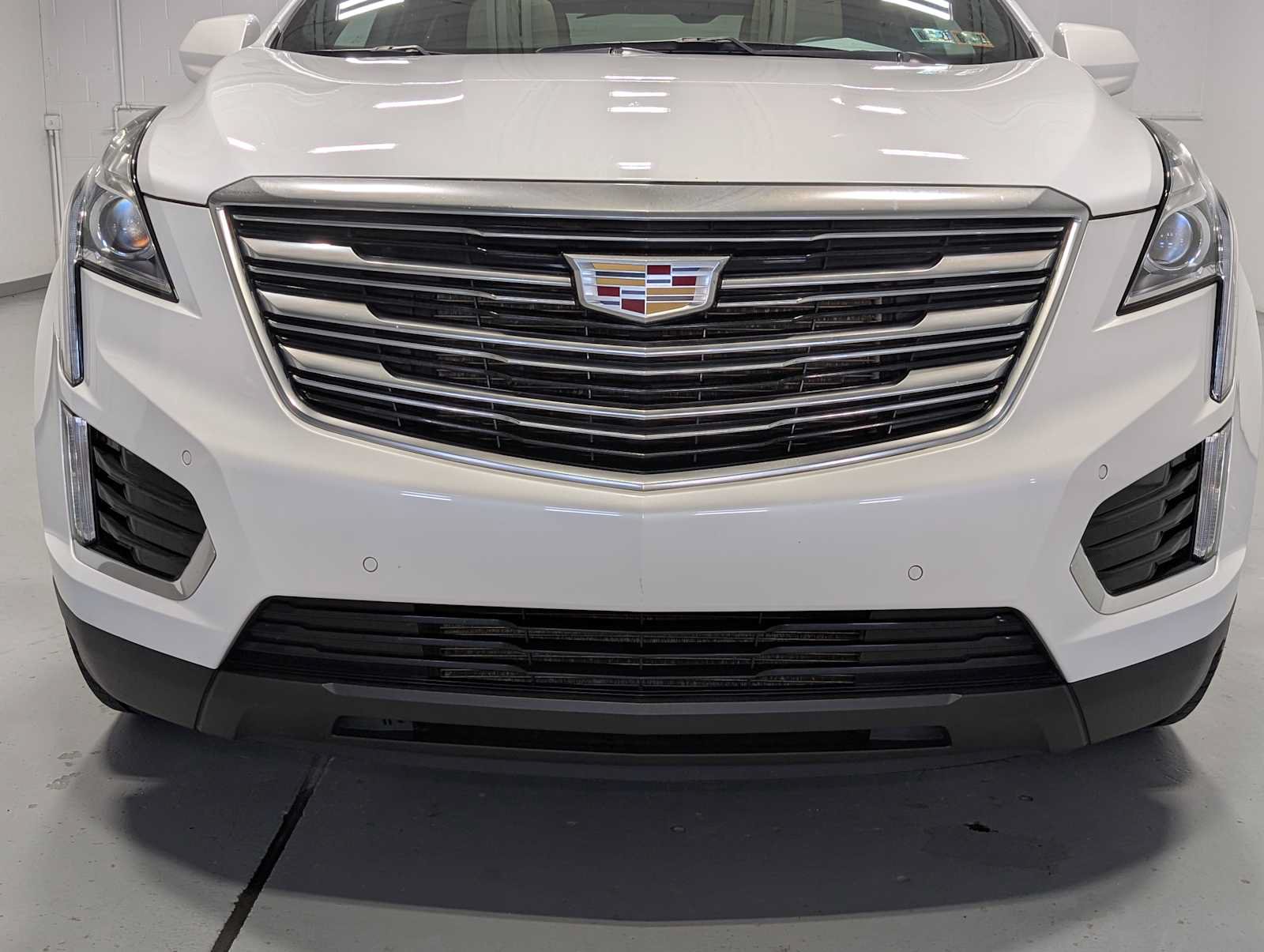 Used 2019 Cadillac XT5 Luxury AWD/4WD image 2