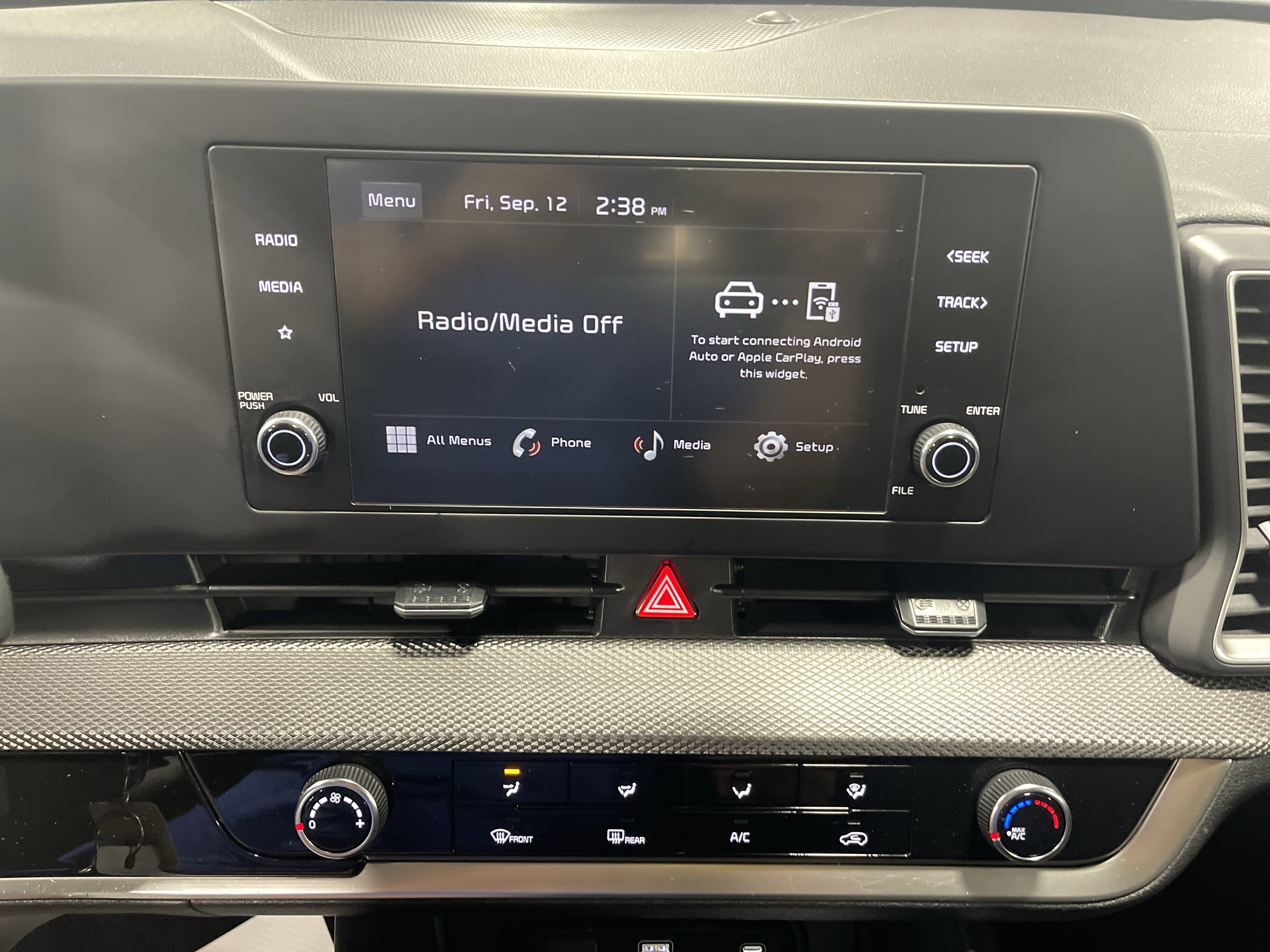 Used 2023 Kia Sportage LX image 20