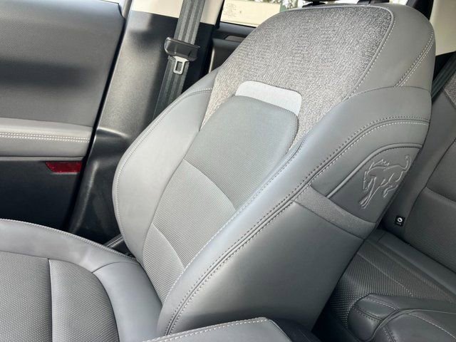 Used 2025 Ford Bronco Sport Badlands image 15