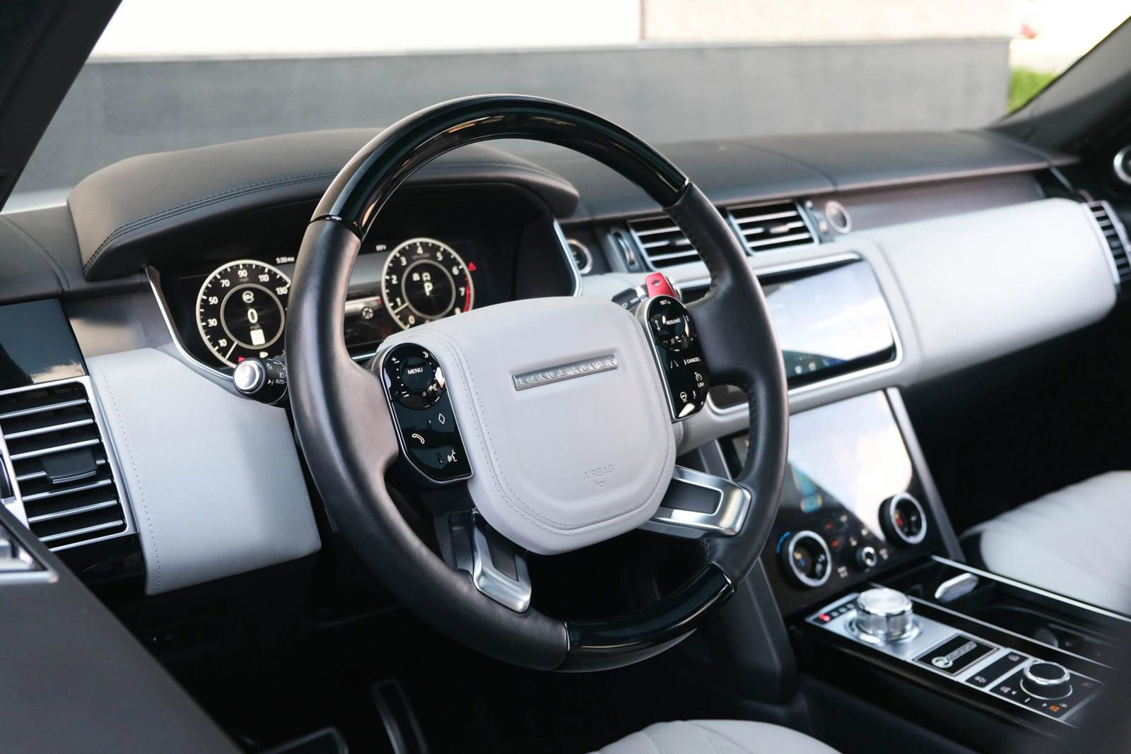 Used 2020 Land Rover Range Rover SV Autobiography Dynamic image 25