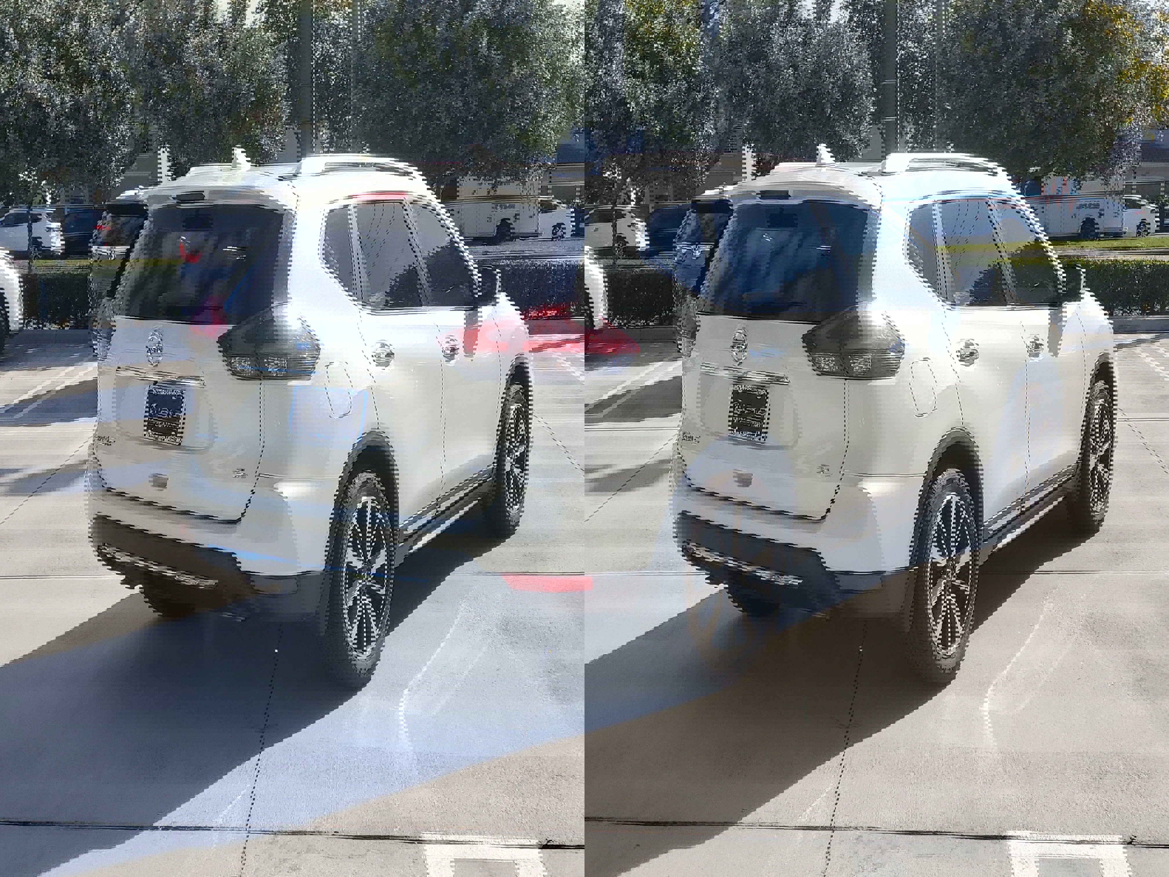 Used 2018 Nissan Rogue SL w/ Premium Package image 10