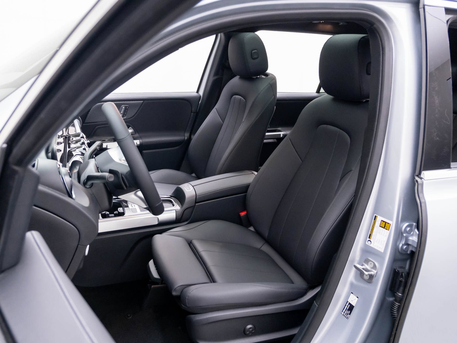 New 2026 Mercedes-Benz GLB 250 4MATIC image 17