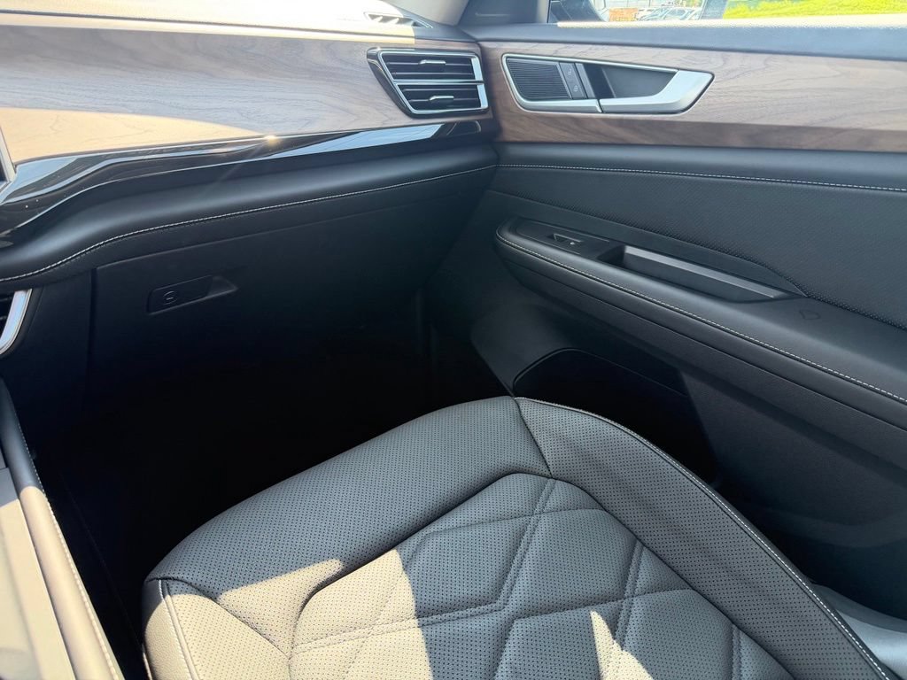 Used 2026 Volkswagen Atlas SE FWD image 25