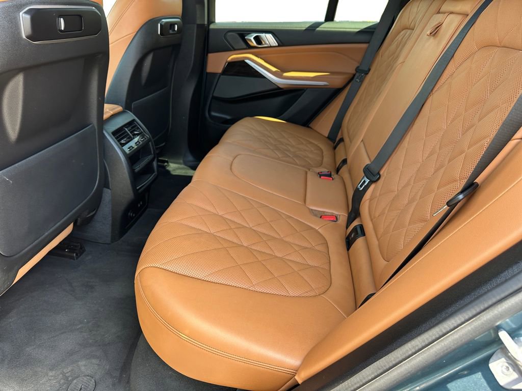 Used 2024 BMW X5 xDrive40i w/ Premium Package AWD/4WD image 13