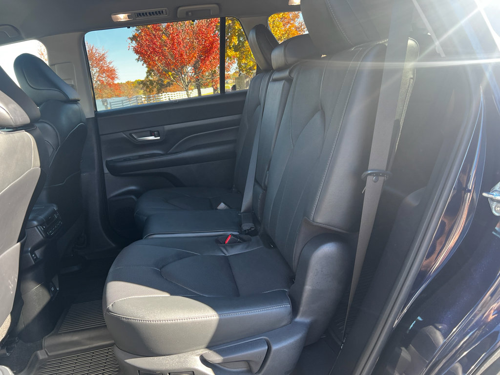Used 2024 Toyota Grand Highlander Limited image 8