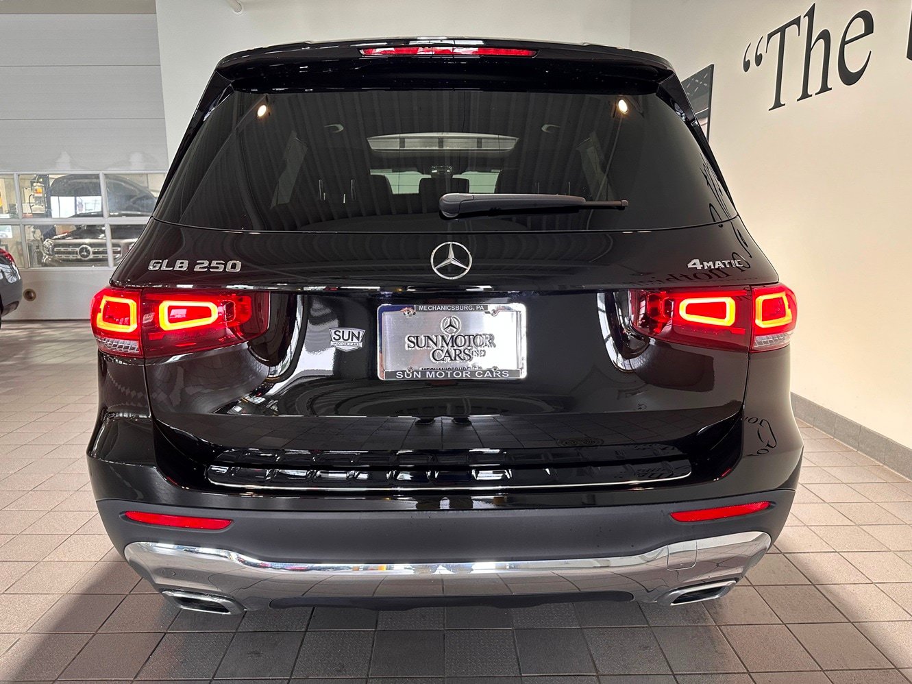 Used 2023 Mercedes-Benz GLB 250 4MATIC image 5