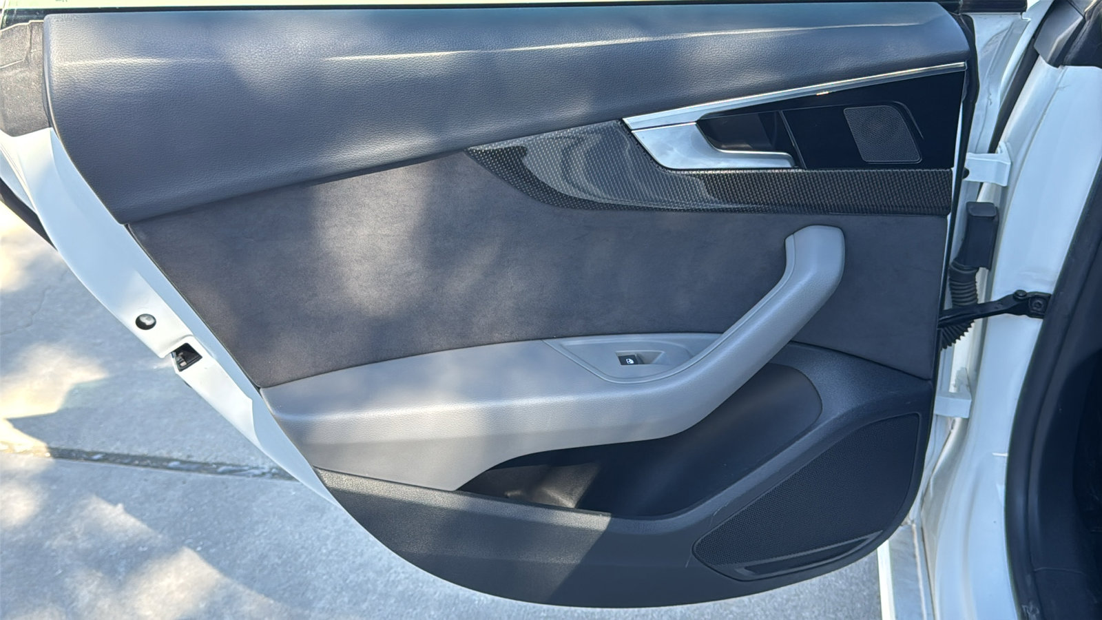 Used 2023 Audi S5 Premium w/ Convenience Package image 16