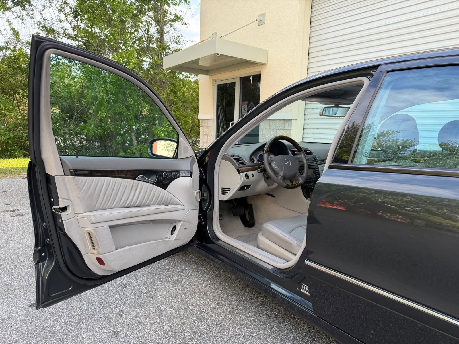 Used 2003 Mercedes-Benz E 500 Sedan image 70