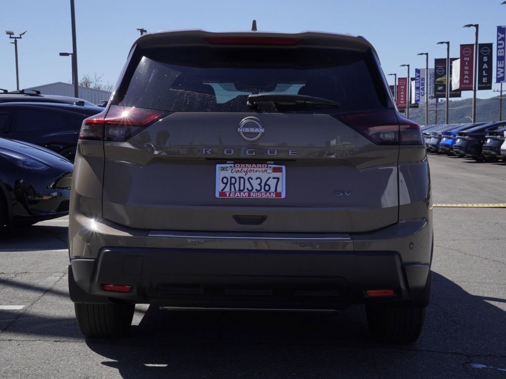 Certified 2024 Nissan Rogue SV w/ SV Premium Package FWD image 5